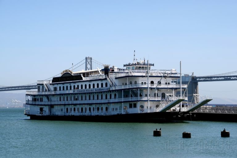 ferry.jpg - The SF Belle... ain't she a beaut!